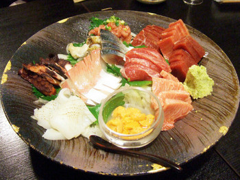 「酒たまねぎや」 料理 15202482 刺身盛り合わせ 8種類(1人前4000円)×4 鮪、鯖、烏賊、ウニ、カンパチ、タコ