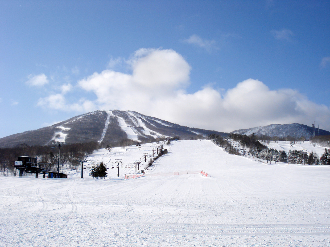 晴れ渡るゲレンデ