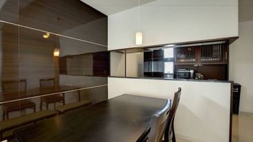 客室内のダイニングエリア / 7