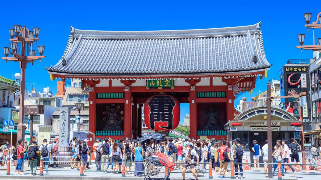 浅草駅に到着！
歩いて雷門方面へ / 2