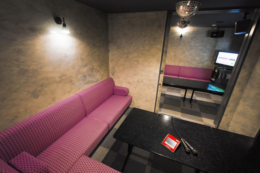 カラオケ ルーム