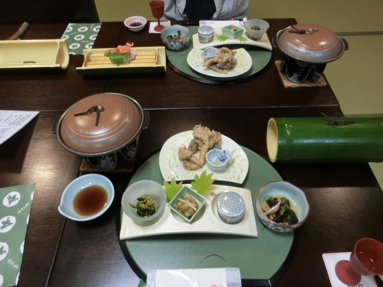 源泉100％かけ流しの天然温泉を、檜の露天風呂で満喫！3526654