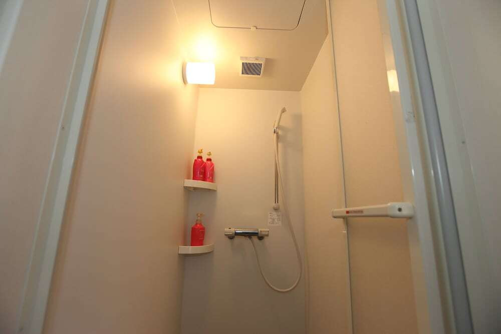 バスルームのシャワー