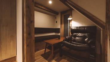 崖の家 KONAGATA 2 ソファ② / 21