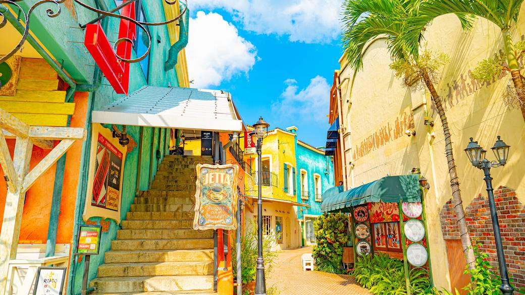 様々なショップが入る / 2