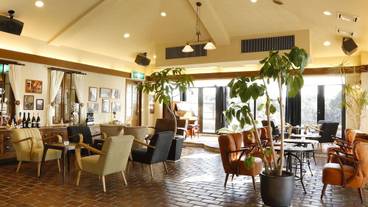 ロビーラウンジ / 4