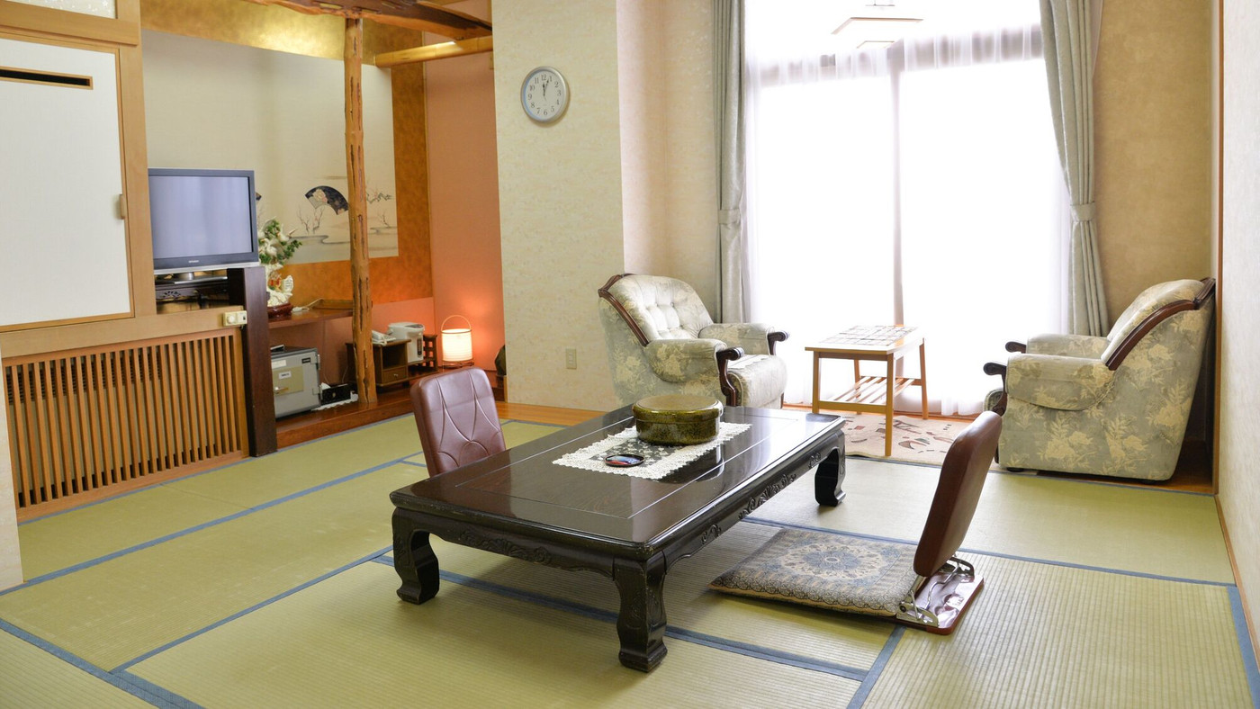 多彩な温泉にレトロゲームや駄菓子屋で1日中遊べる！4753078