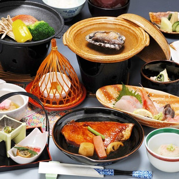 下田湾を一望する、和洋折衷のアート感覚な旅館3997985