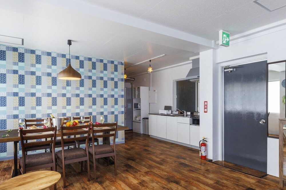 客室内のダイニングエリア