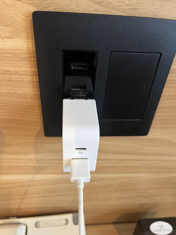 枕元の電源も便利でした