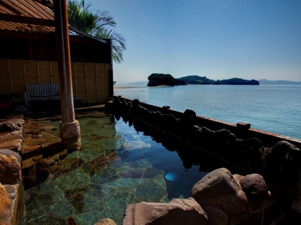 天然温泉露天風呂「オリーブの湯」は爽快感◎3746414