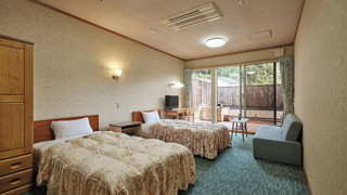 [禁煙] 源泉かけ流し露天風呂付洋室 (山側)