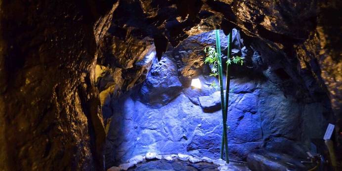 磨洞温泉 涼風荘（三重県 旅館） / 1