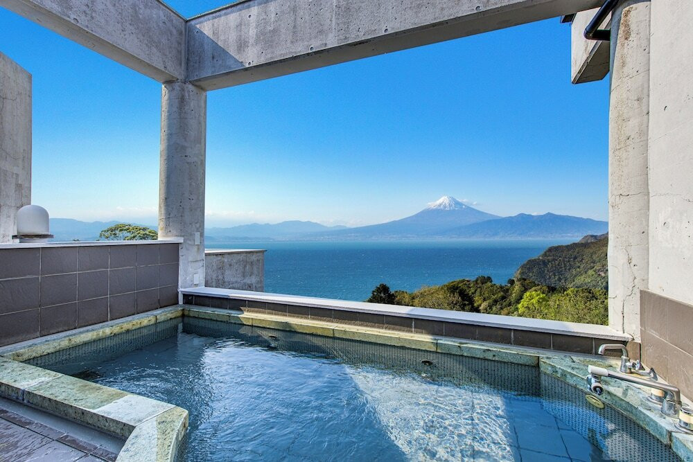 天空バス付きのドームテント!夜はキャンプファイアーで家族の思い出を4256150