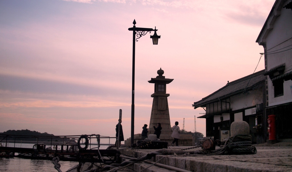 2つの姉妹館へ、湯めぐり散歩に出かけよう3705929