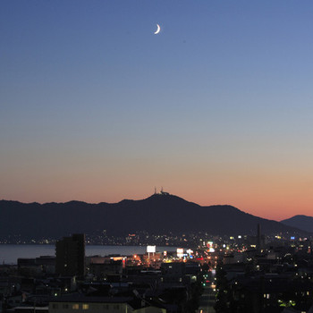 趣のあるお部屋でしっとり過ごす夜4079001