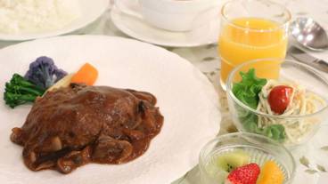 食事・飲み物 / 4