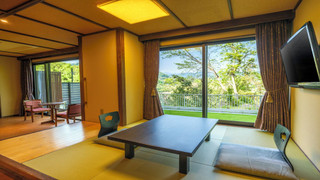 [ドッグフレンドリールーム] バリアフリー対応プライベートドッグラン付きデラックススイート（バス付）