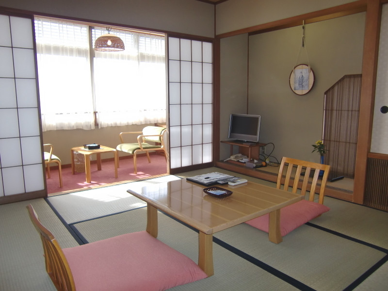 リーズナブルがいい。でも料理は美味しくなきゃダメな女子たちに。3649859