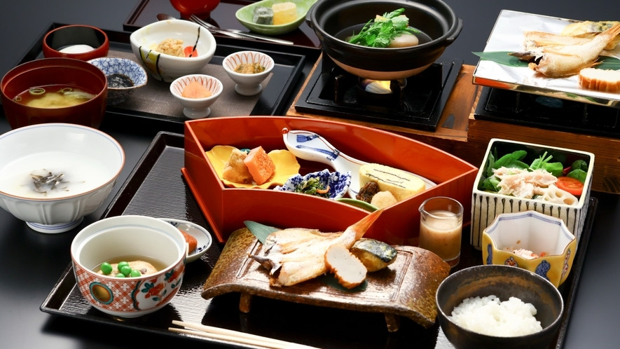 「一汁七菜」の贅沢和食膳がうれしい温泉宿3929641