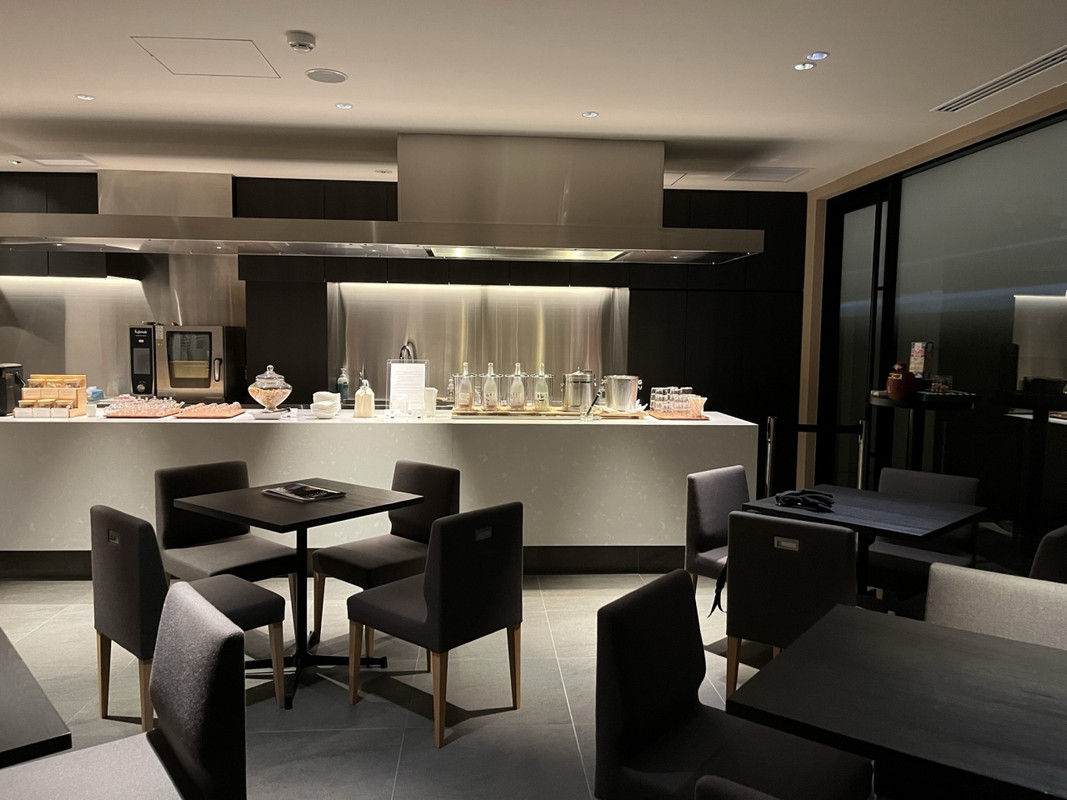 別の建物の共用室。複数の、すごく近い建物を巡れるのです。