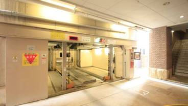 内部エントランス / 2