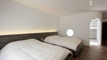 ダブルベッド　ベッドルーム / 1