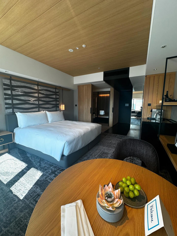 お誕生日だったので、お部屋にタオルアートとバースデーカードを用意していただいて嬉しかったです！ / 1