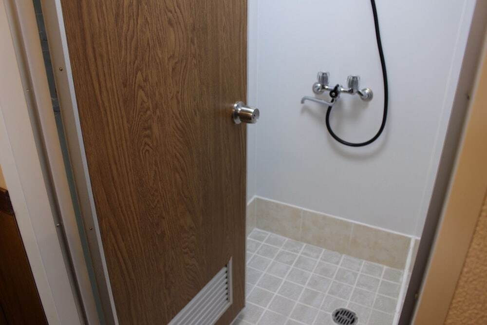 バスルームのシャワー