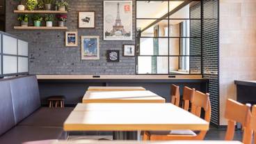 ロビーラウンジ / 22