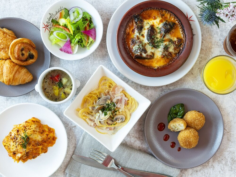 上野駅から徒歩約1分の好立地。動物園の人気物と眠る♪3397010