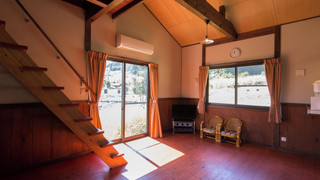 ２階建てロフト付き貸別荘：最大5名まで禁煙