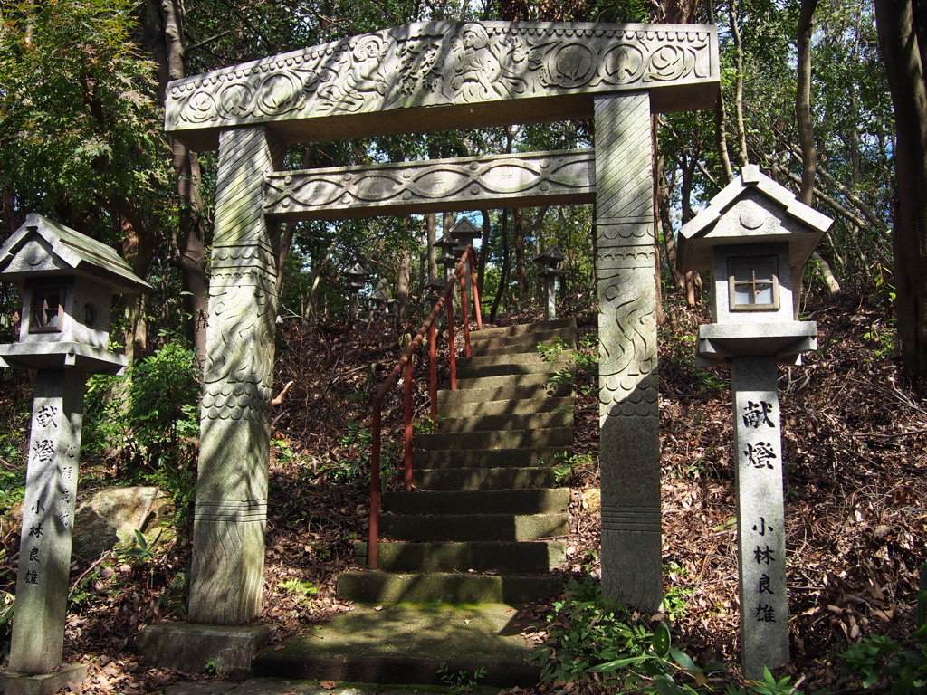 6.まさに穴場！息をのむほど神秘的「大岩神社」1978105