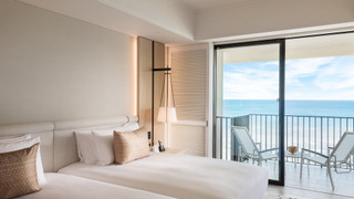 デラックスオーシャンビューサンセットウィングトリプル