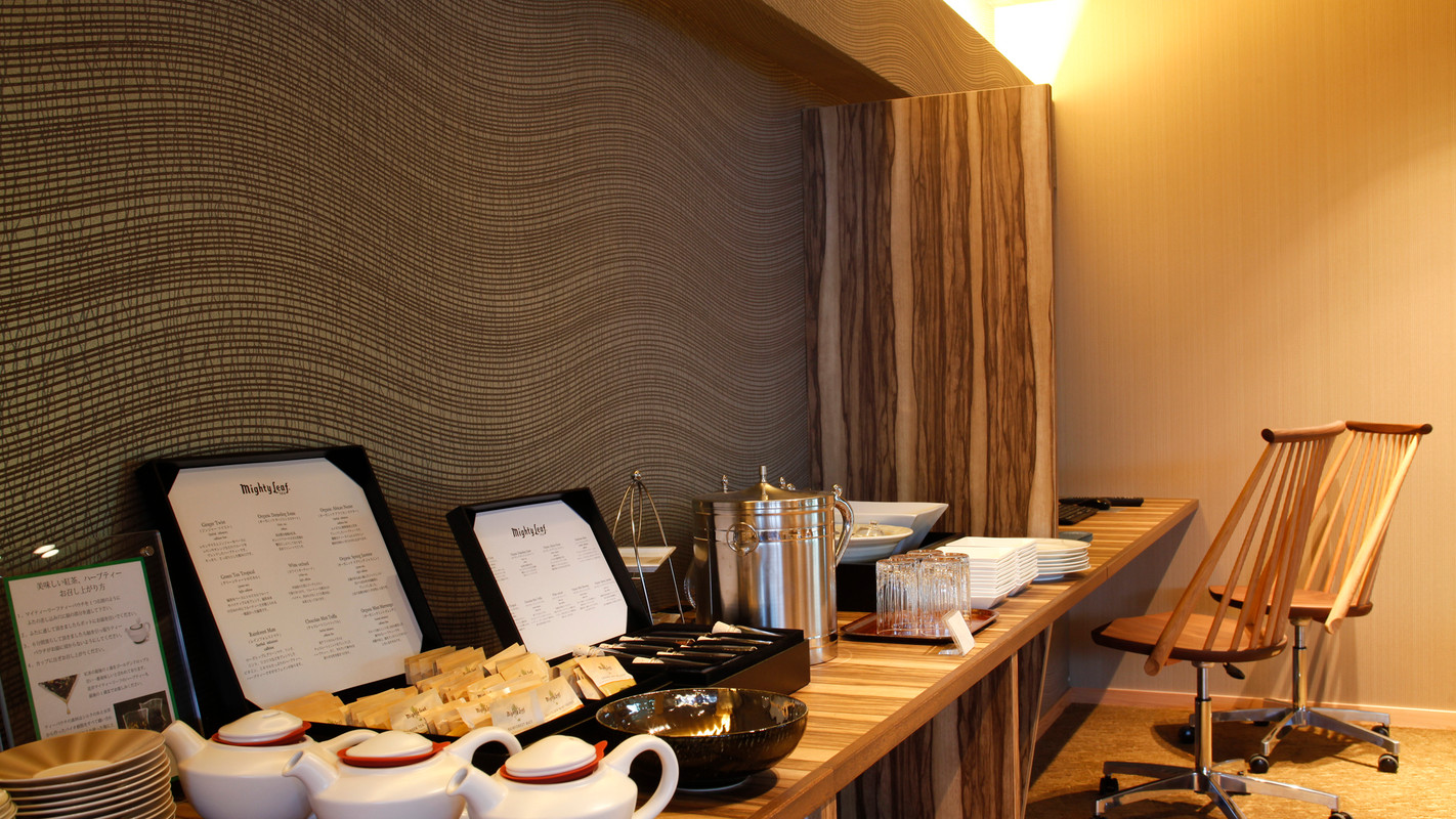 別邸 蒼空の宿泊者専用ラウンジ ドリンクコーナー