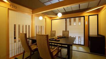 「料亭羽衣」個室① / 8