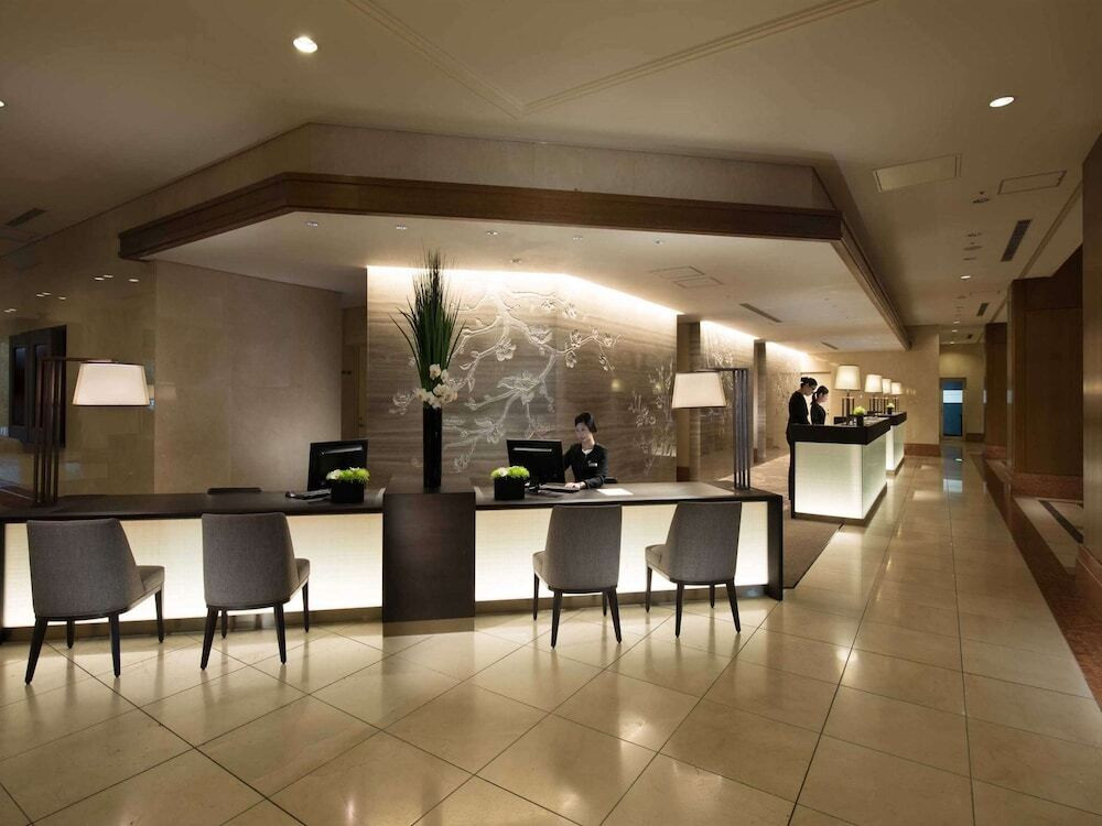 本館棟1F フロントデスク