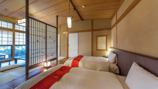 [本館] 庵 ~ 源泉かけ流し半露天檜風呂 - 和洋室