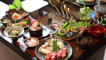 夕食 串焼きや五平餅も / 2