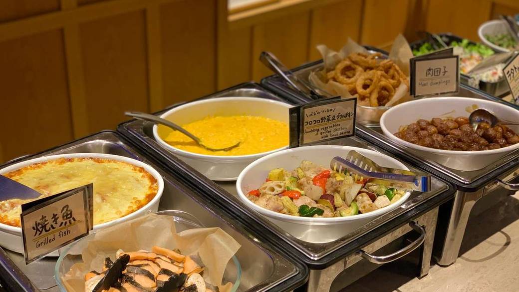 空を眺めながら
ヘルシーな朝食を
 / 2