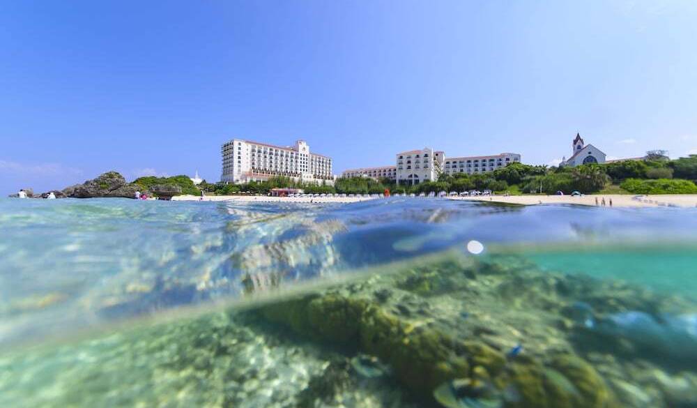 沖縄を五感で感じる
親子の贅沢リゾート旅 / 1