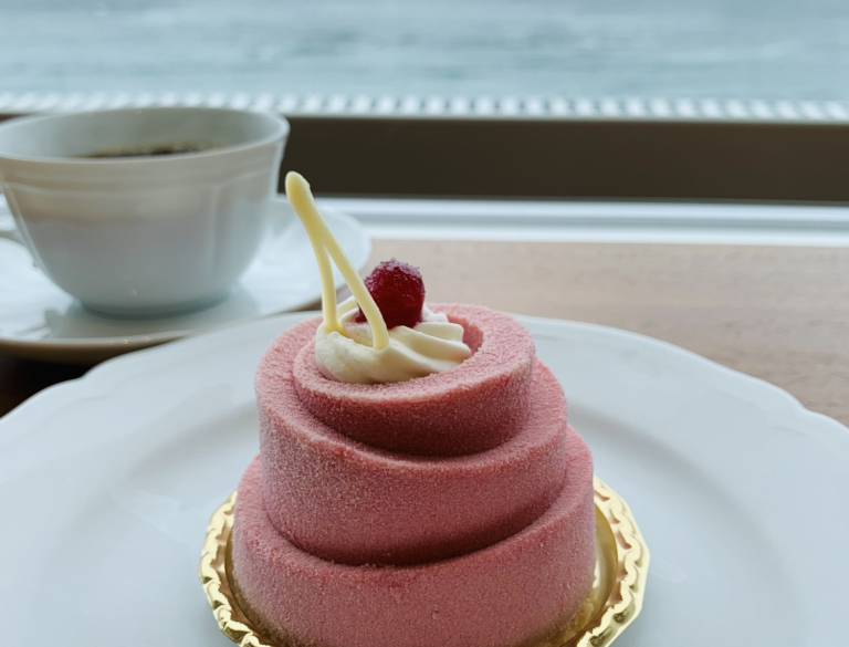  六花亭 漁火通店のケーキ / 2