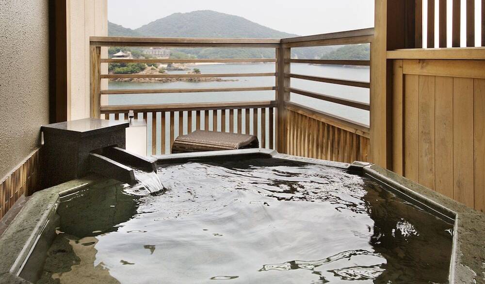 客室露天風呂一例② / 2