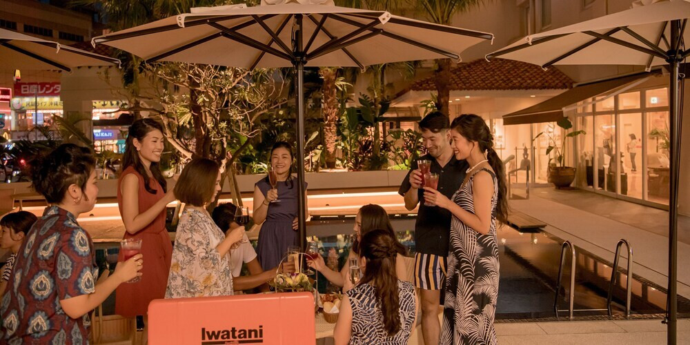 プールサイドバー