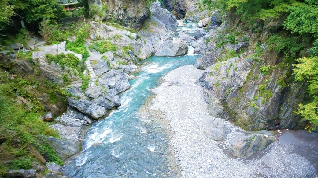 テラスで寛ぎながら
旅の余韻に浸って / 2