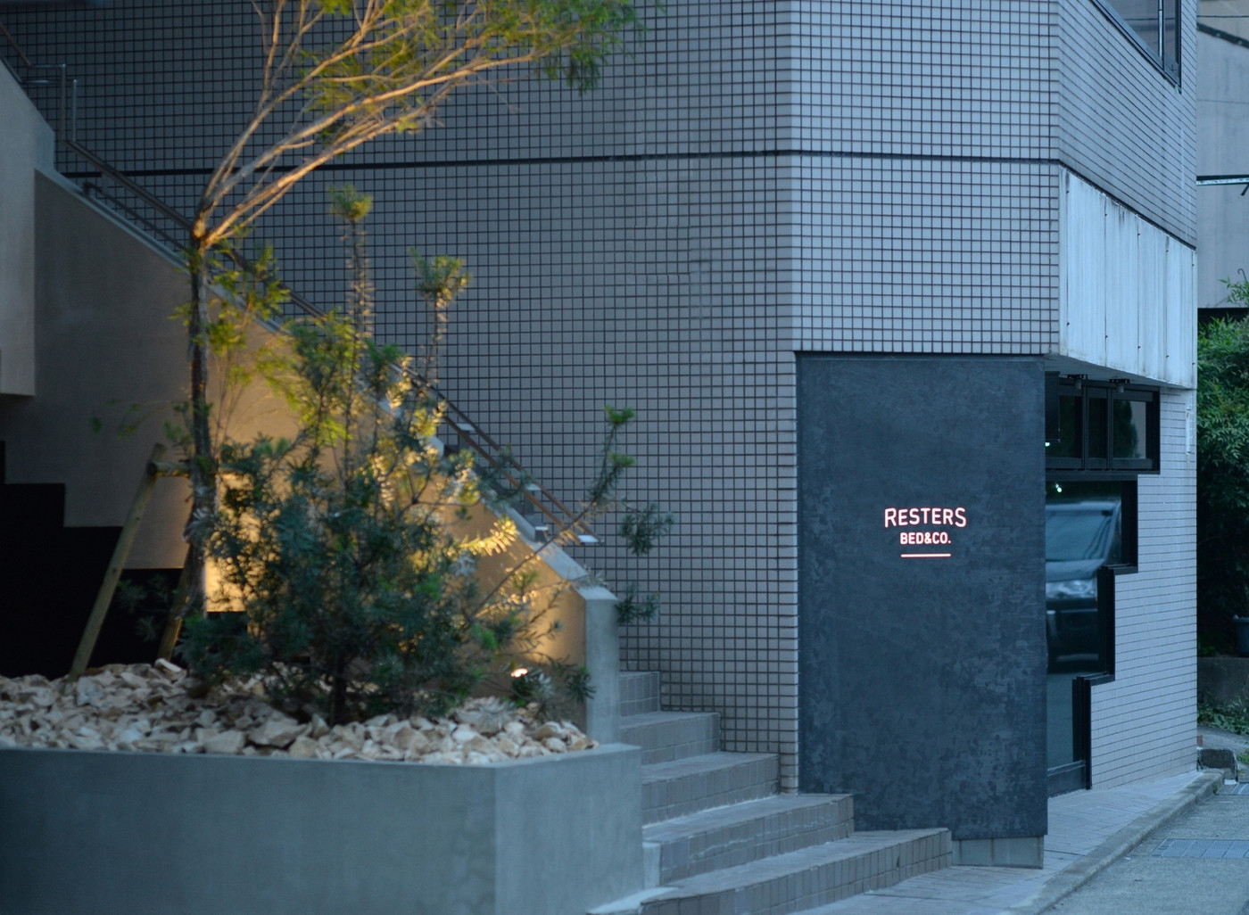 アート作品も楽しめる♪シンプル好きにはたまらない快適空間3658207