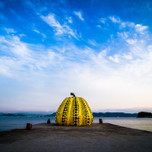 えっこんなところに泊まれるの？瀬戸内海のアートの島「直島」ここにしかない宿泊スポットを紹介