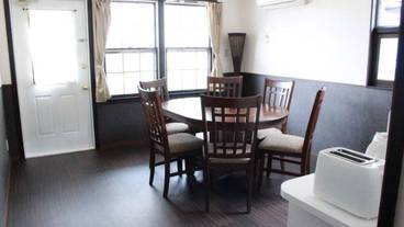 客室内のダイニングエリア / 17