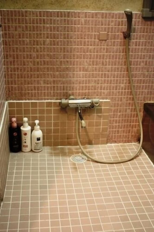 バスルームのシャワー