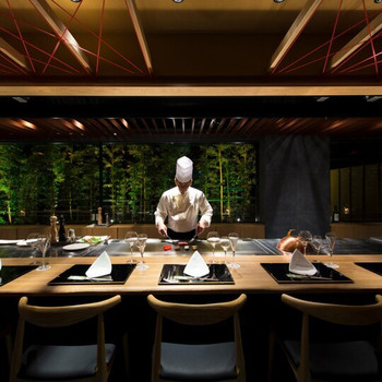 夜はホテルで贅沢なディナーを満喫♪3637863